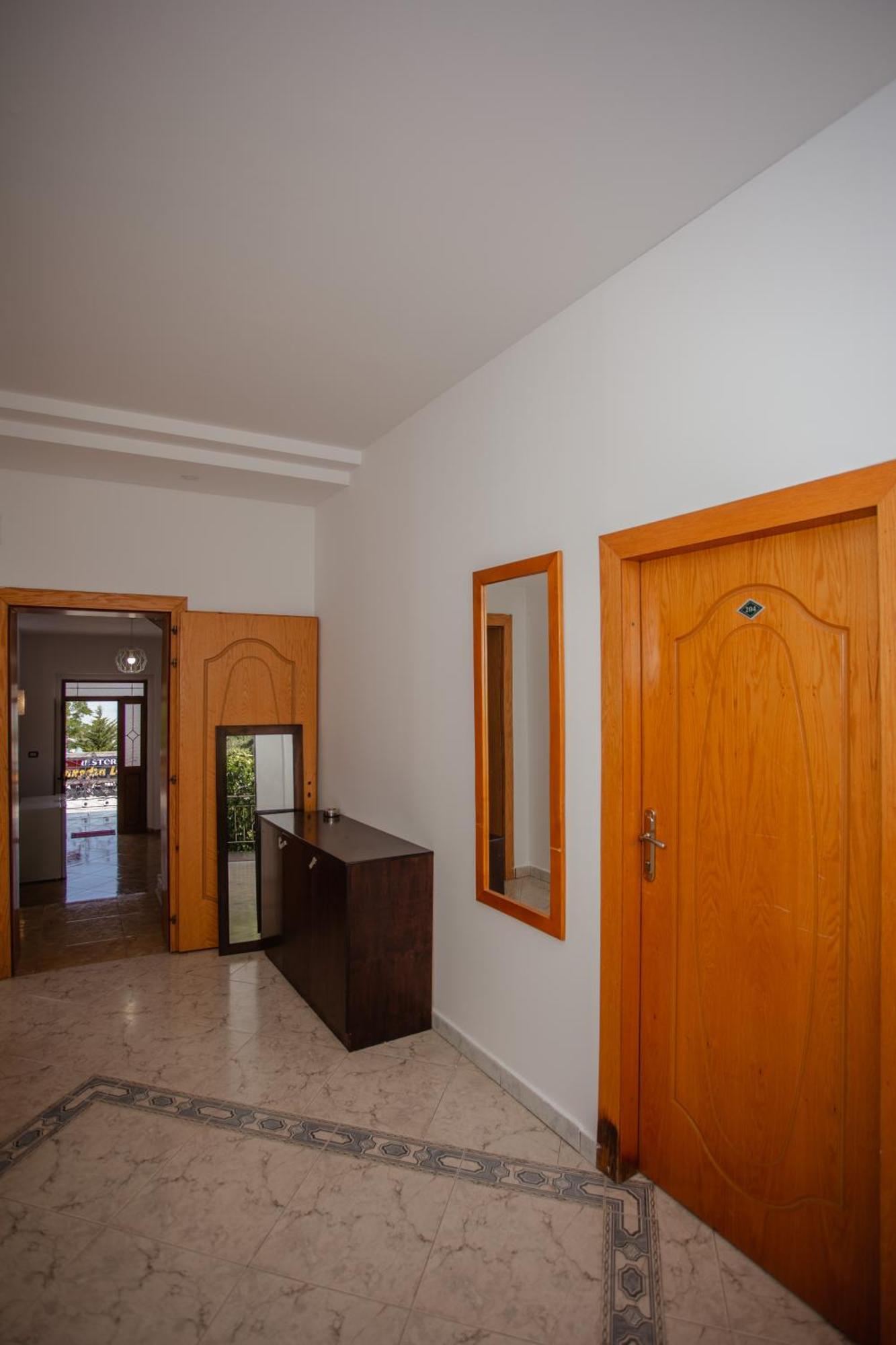 Hotel Shkodra Lake Široka Exterior photo